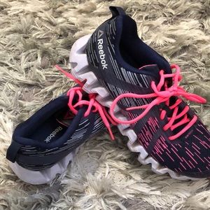 Like New Reebok ZigTech cross trainers size 8.5